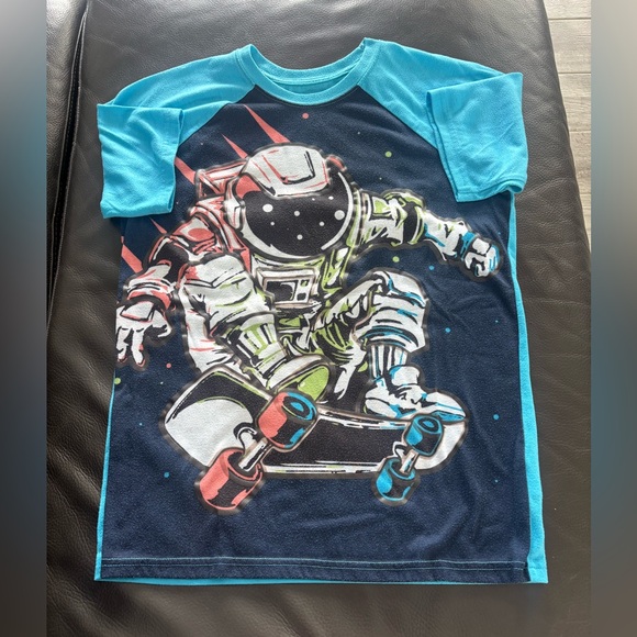 Boy’s Graphic Pajamas Set Bundle Size 18/20 - Picture 5 of 10